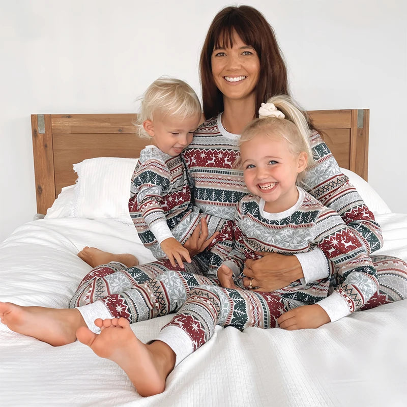 Cartoon Deer and Tree Print Family Matching Christmas Pajamas Sets childrensterritory