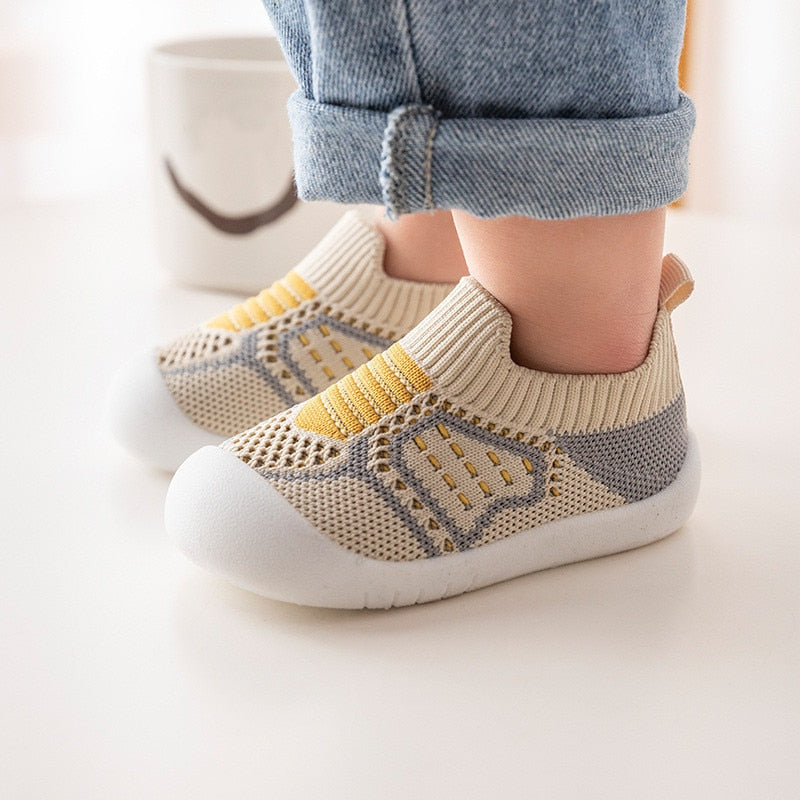 Infant Crib Floor Socks with Rubber Sole for Girls and Boys childrensterritory