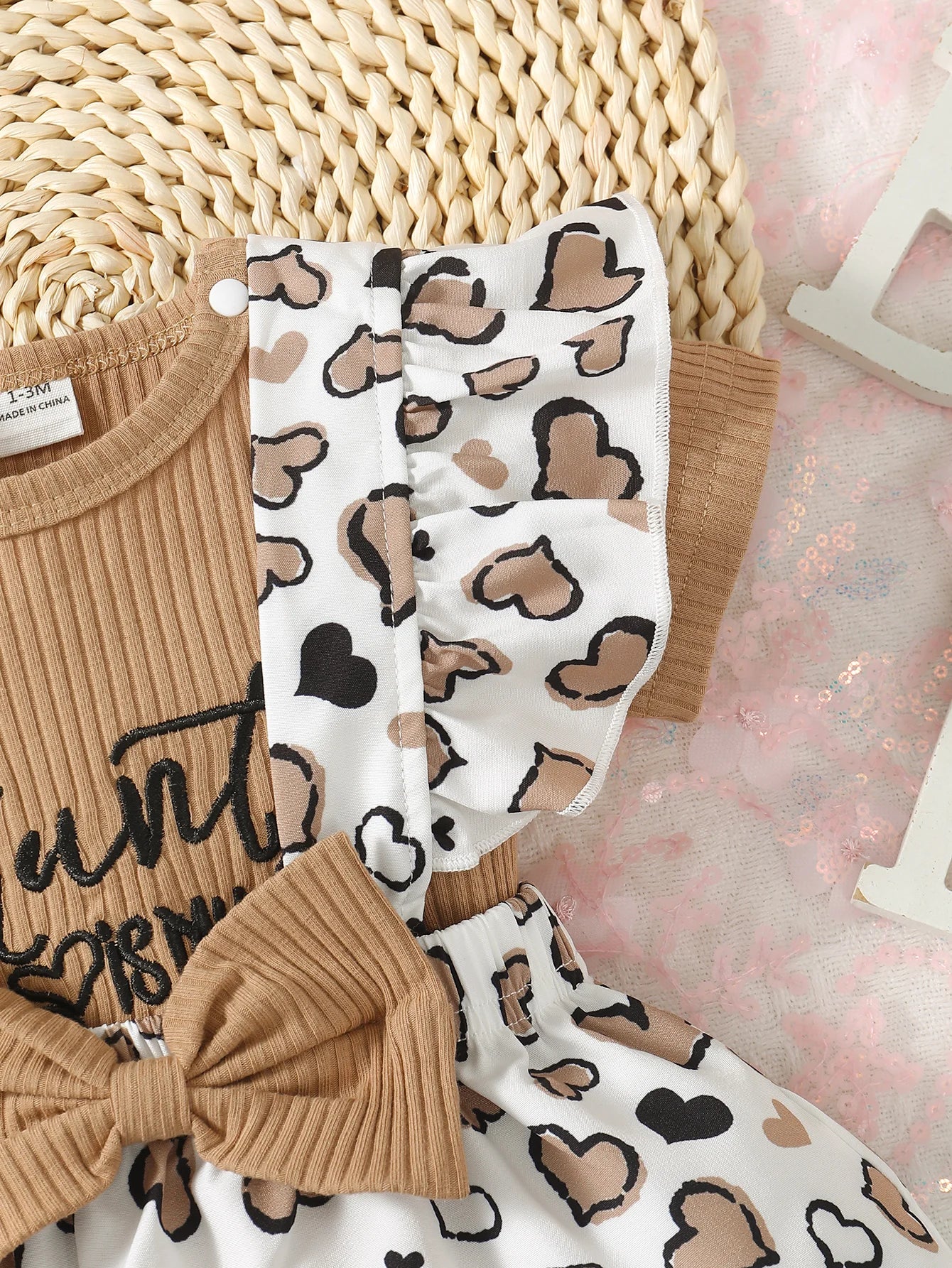 Girl Letter Embroidery Design Short Sleeve Jumpsuit childrensterritory