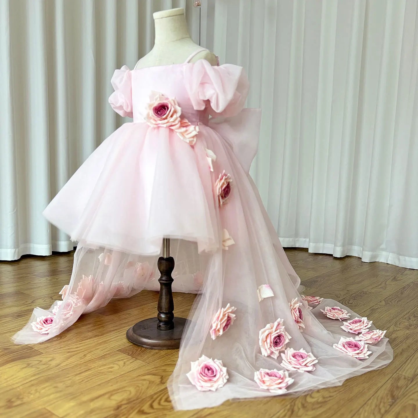 Off-Shoulder Tulle Wedding Party Gowns with Flowers for Girls childrensterritory