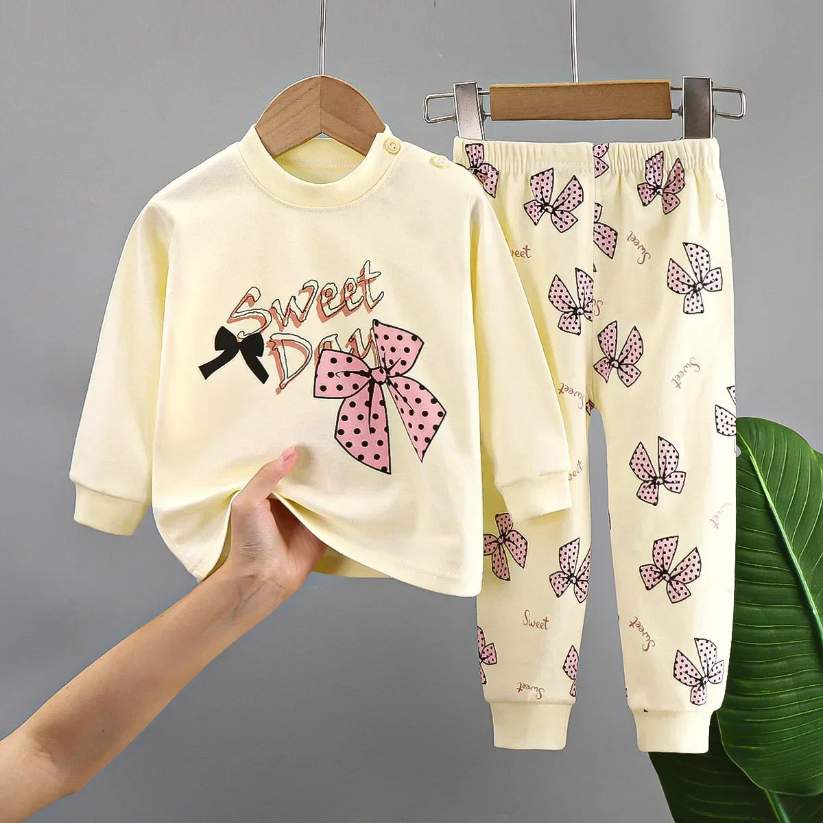 Little Boys and Girls Warm Cartoon Xmas Print Sleepwear Sets childrensterritory