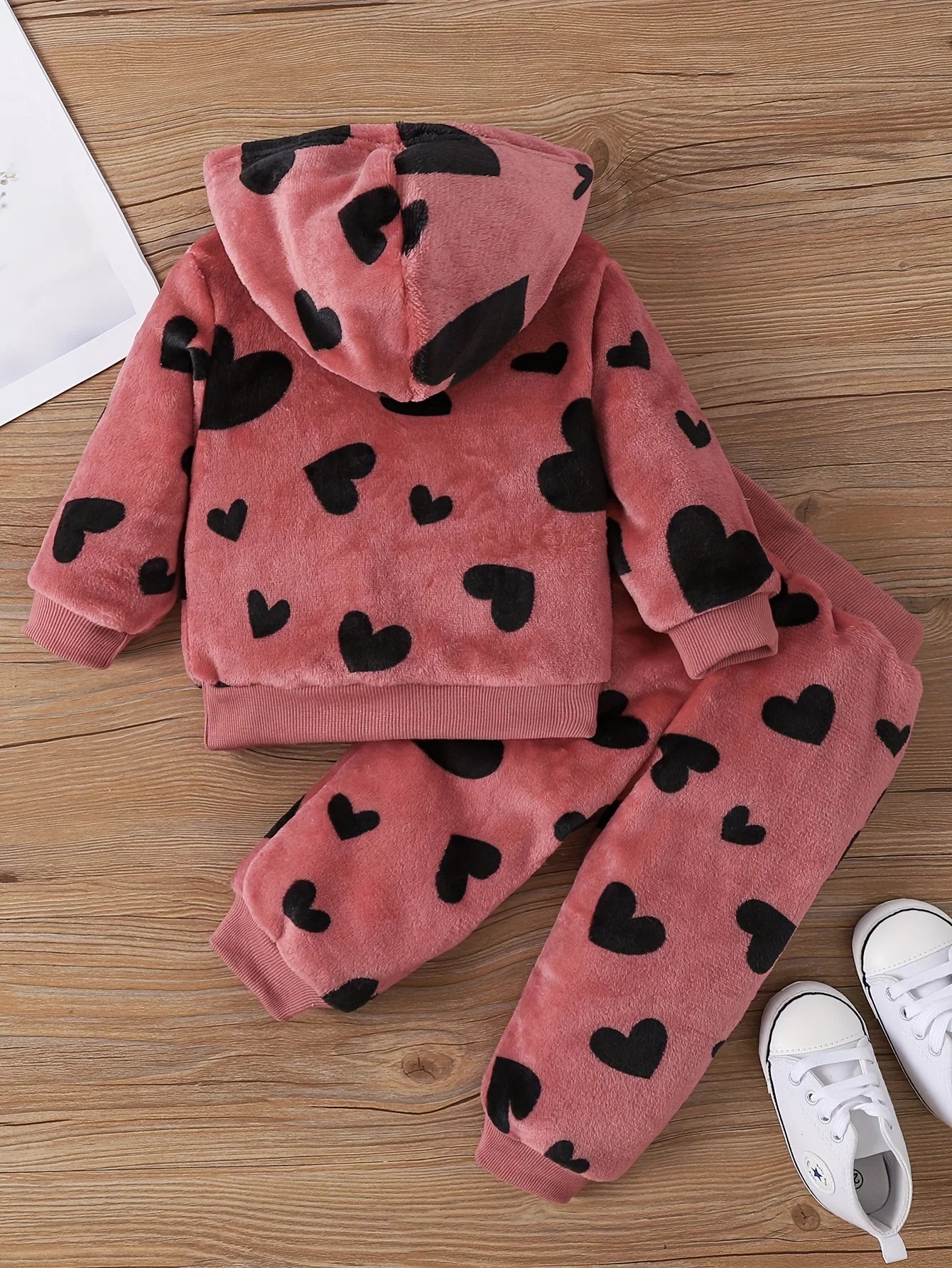 Heart Design Plush Hooded Top and Pant Baby Outfit Set childrensterritory