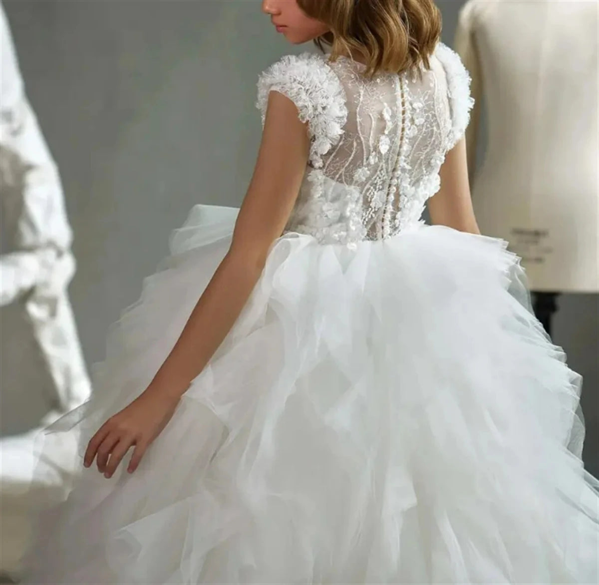 White Lace Tulle Appliques Floor Length Girls First Communion Gown