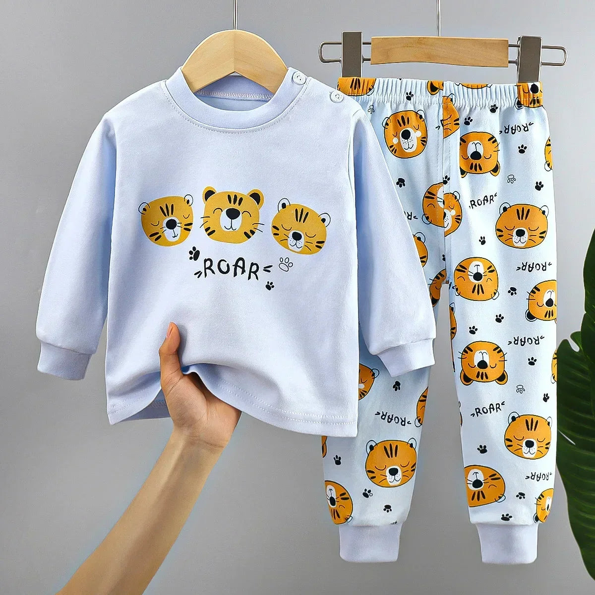 Little Boys and Girls Warm Cartoon Xmas Print Sleepwear Sets childrensterritory