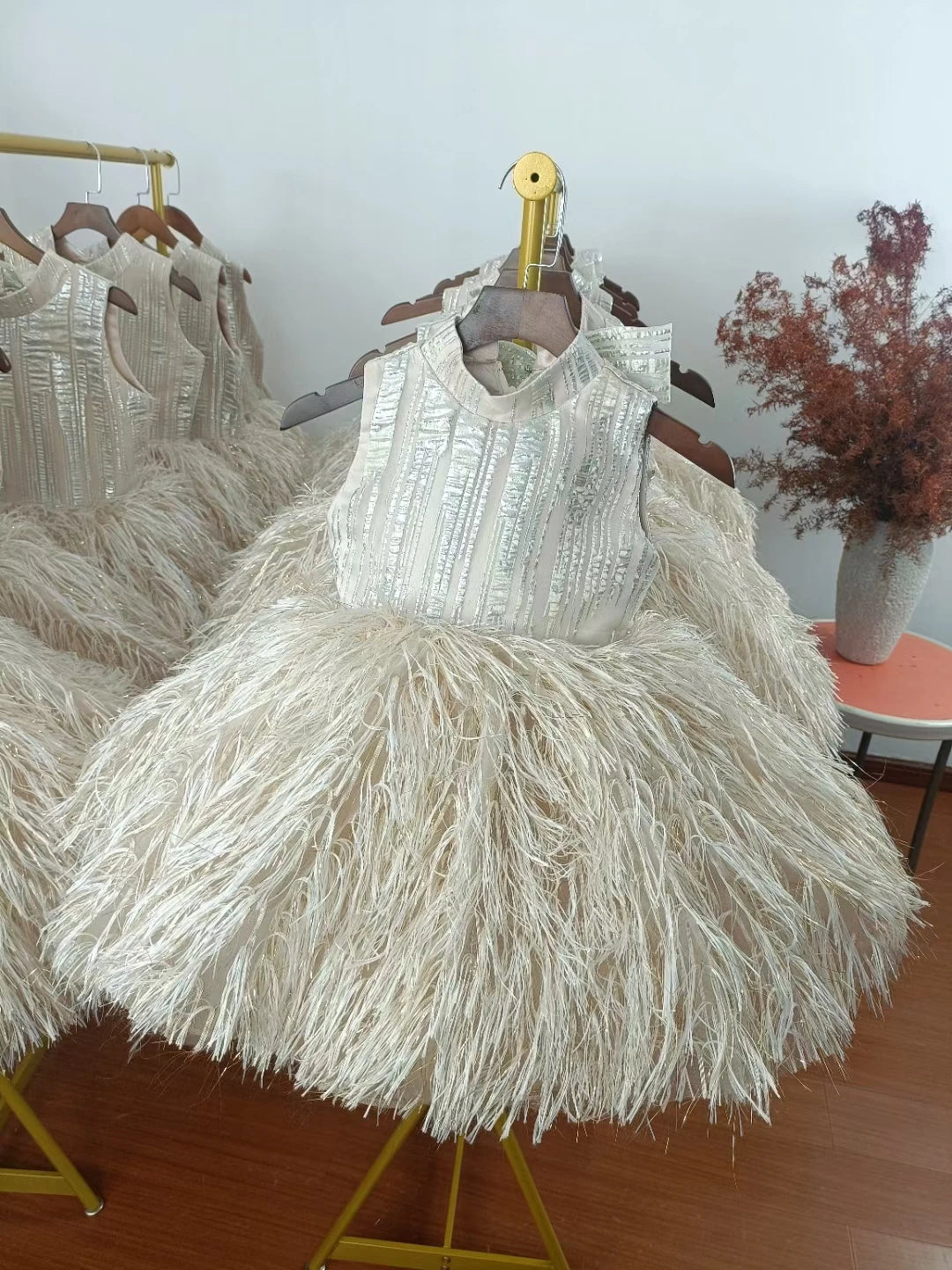 Girls Fluffy Feather &amp; O Neck Sleeveless Ball Gown/Party Dress
