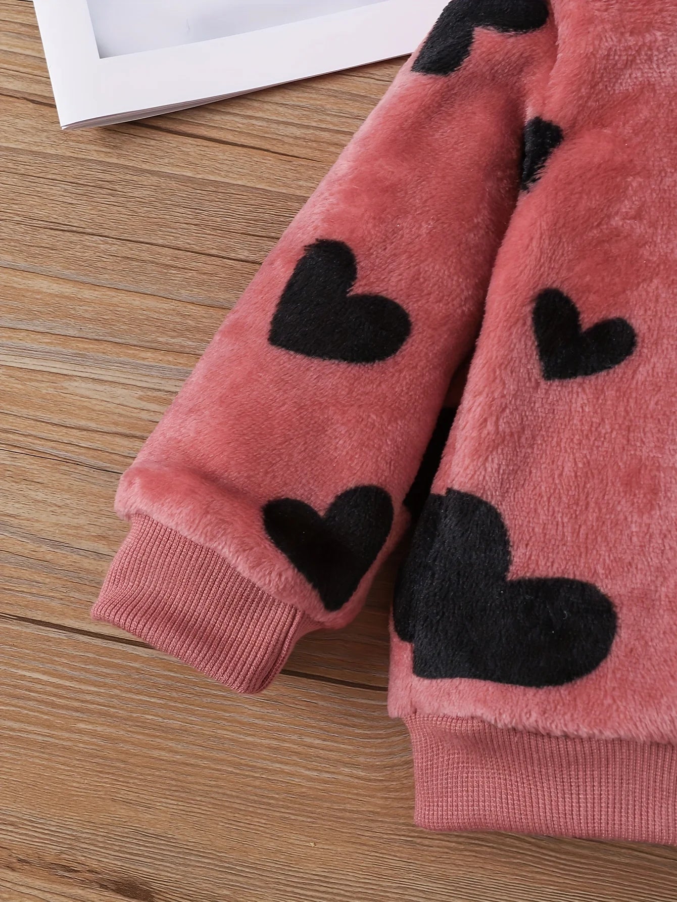 Heart Design Plush Hooded Top and Pant Baby Outfit Set childrensterritory