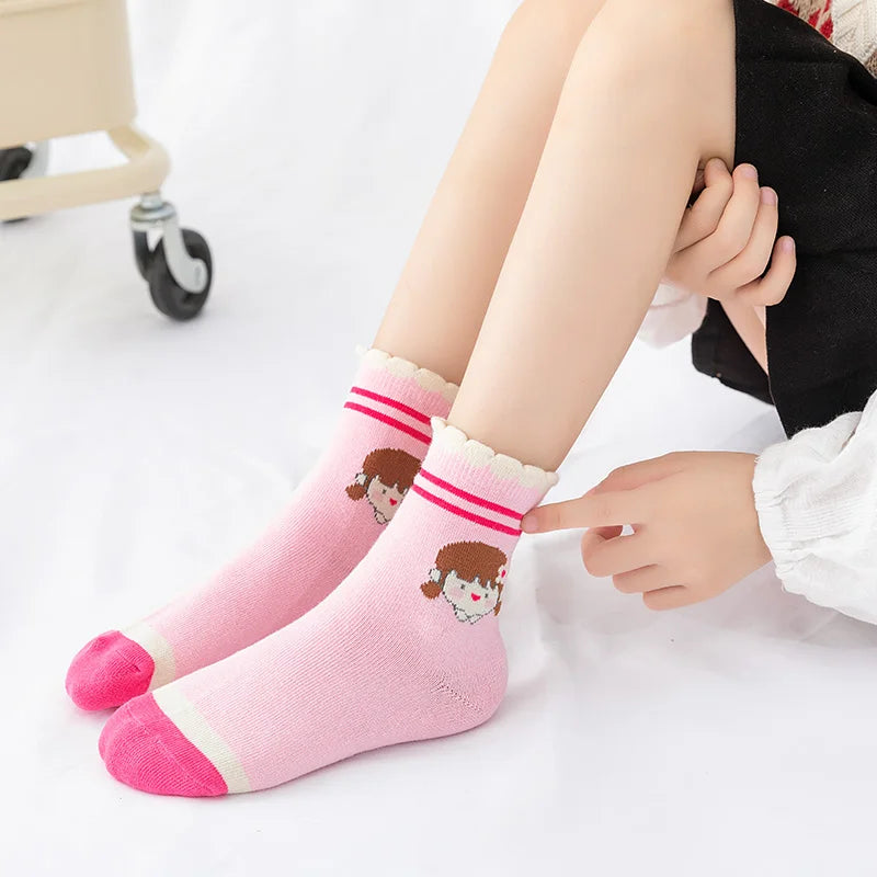 Cartoon Design Knitted 5 Pairs Lot Short Socks