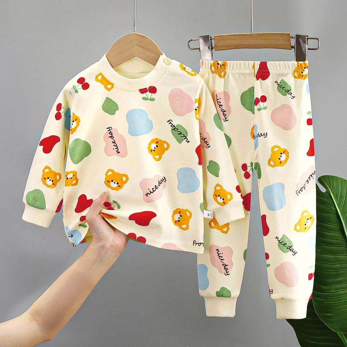 Little Boys and Girls Warm Cartoon Xmas Print Sleepwear Sets childrensterritory