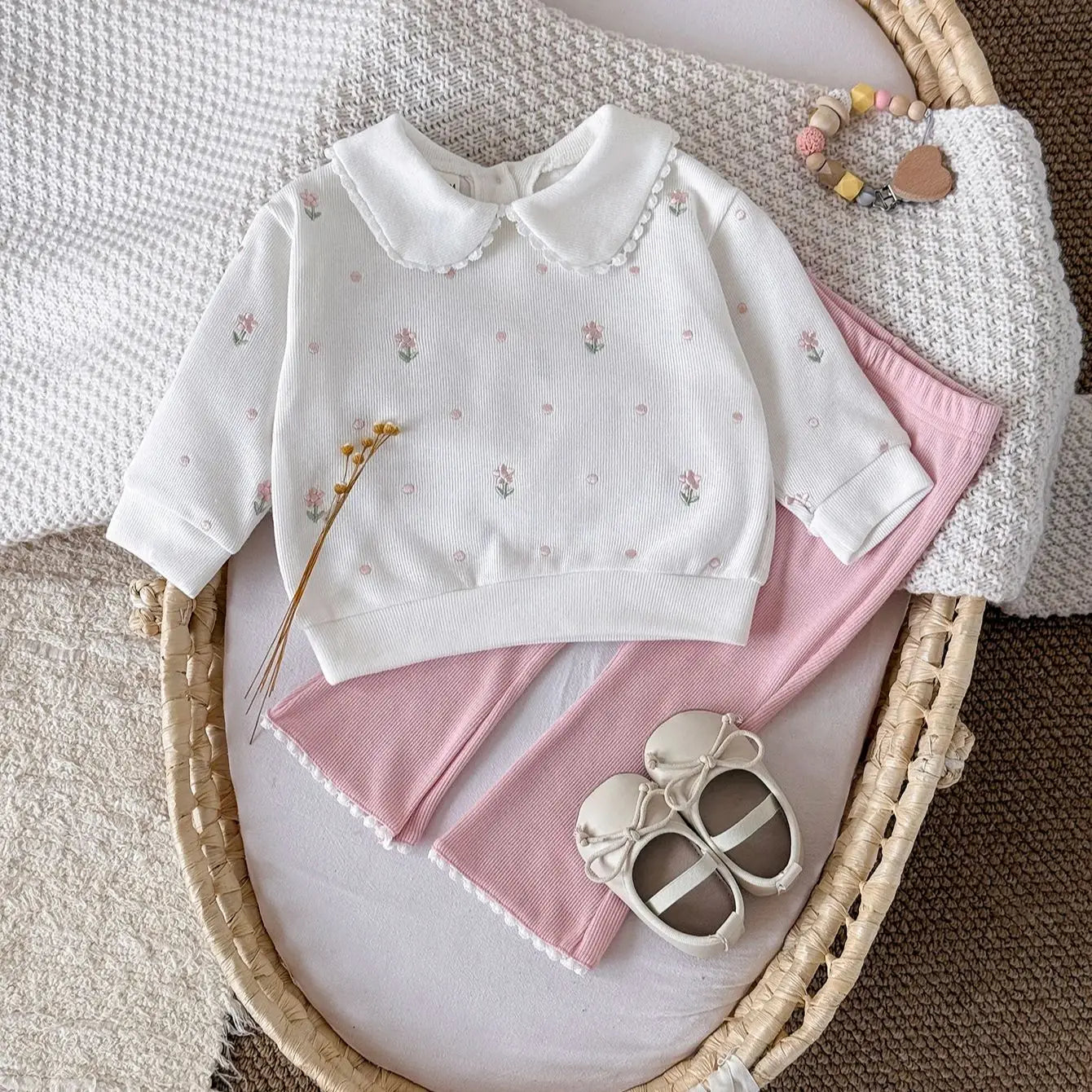Flower Embroidered Baby Girls 2pcs Spring/Autumn Clothing Set