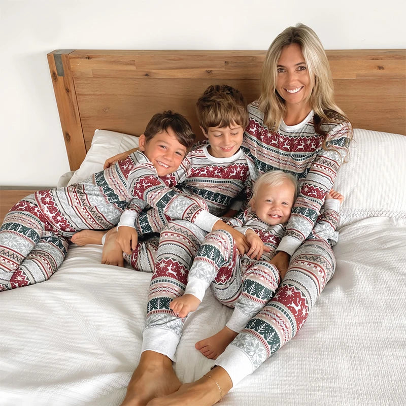 Cartoon Deer and Tree Print Family Matching Christmas Pajamas Sets childrensterritory