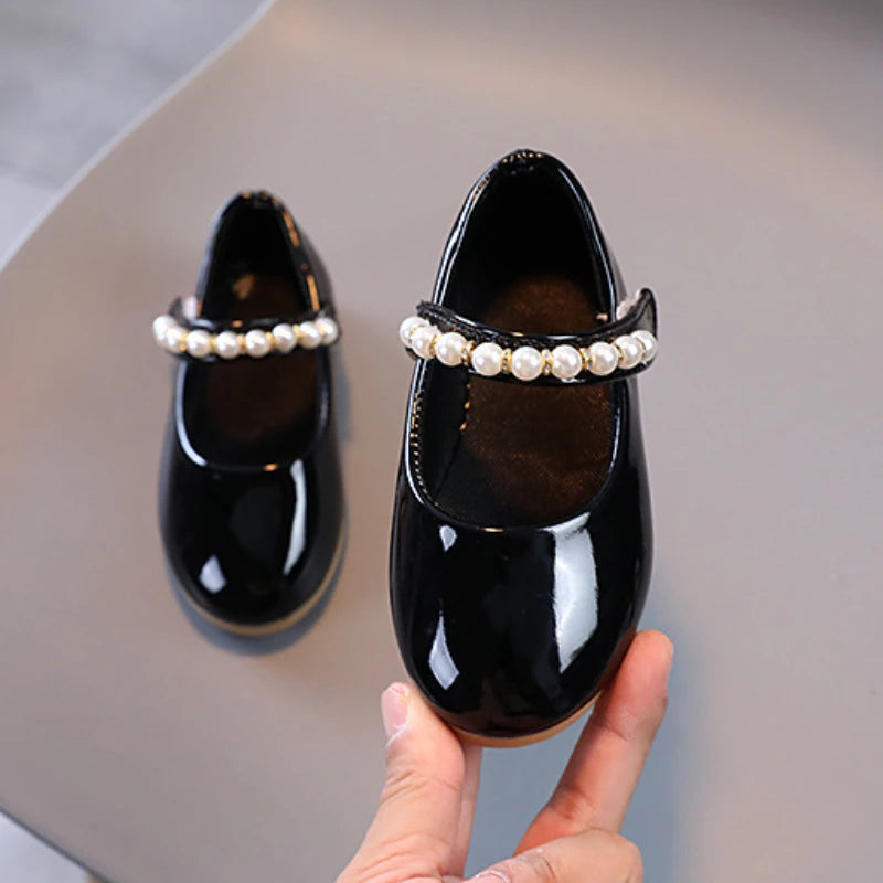 Pearl-Decorated Little Girls&
