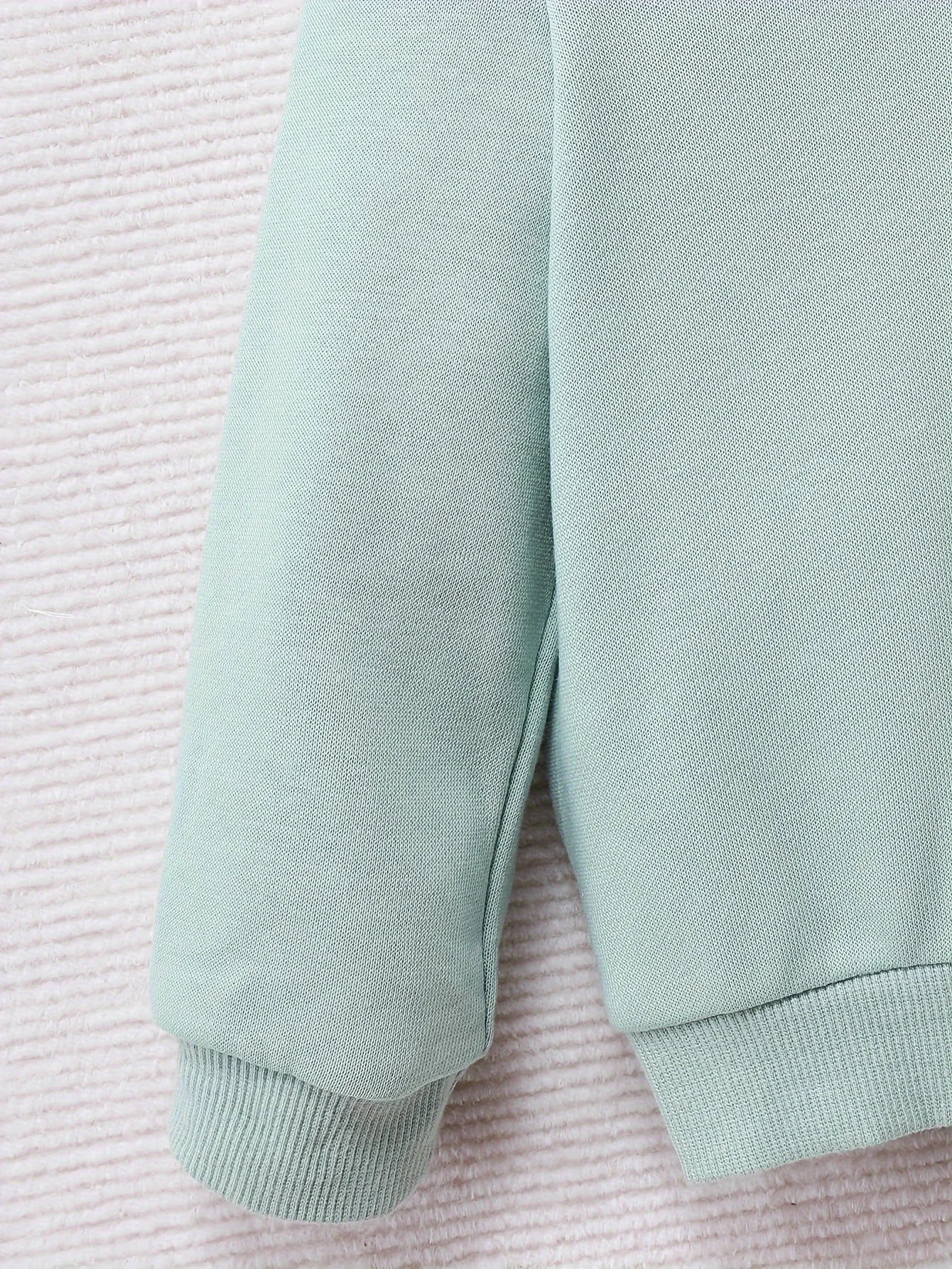 Kids Round Neck Long Sleeves Stylish Winter Sweatshirt