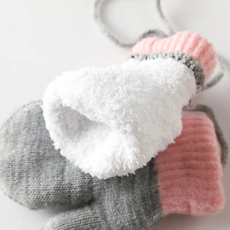 Cartoon Design Knitted Warm Gloves for Baby/Kids