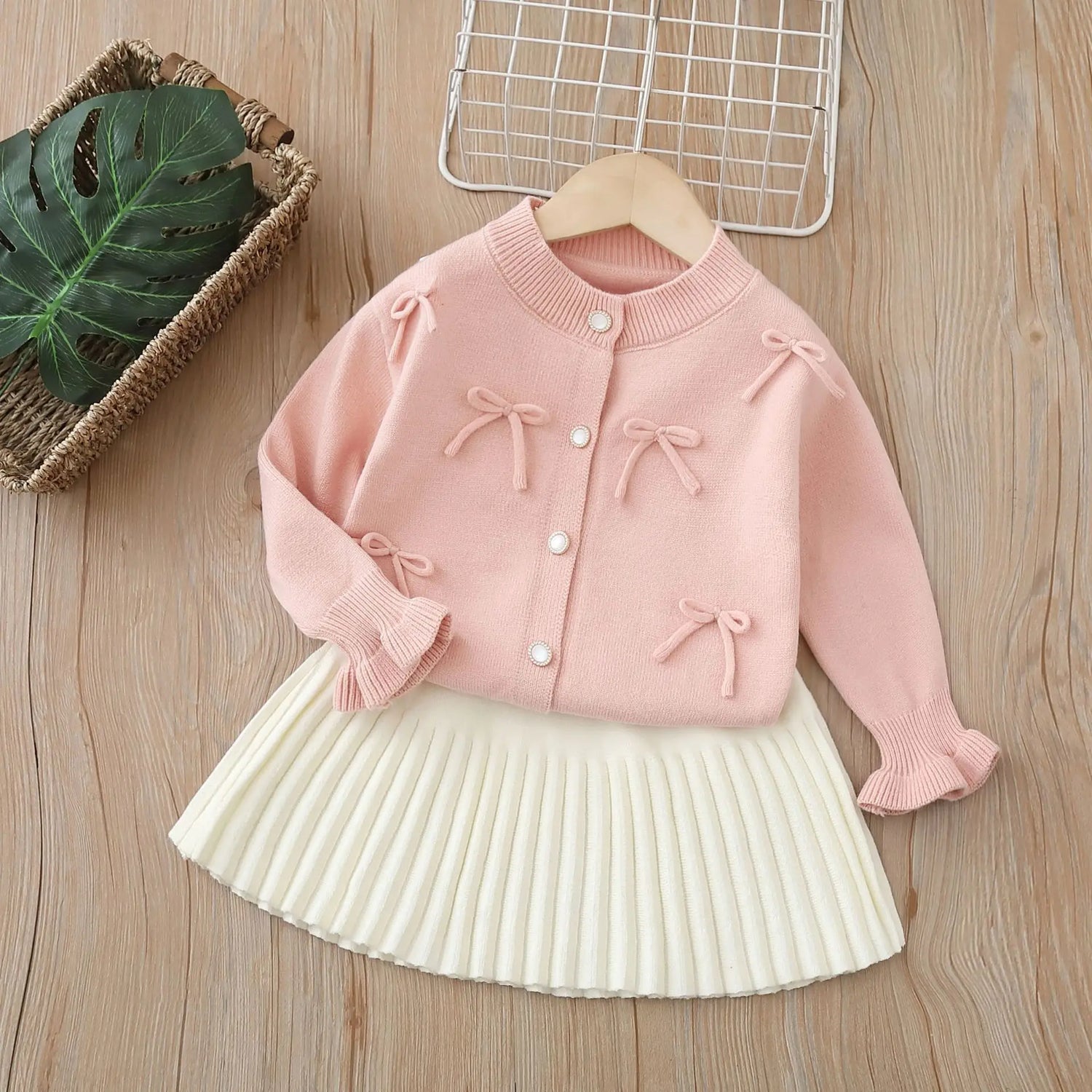 Girls’ Stylish Long-Sleeved Winter Outfit childrensterritory