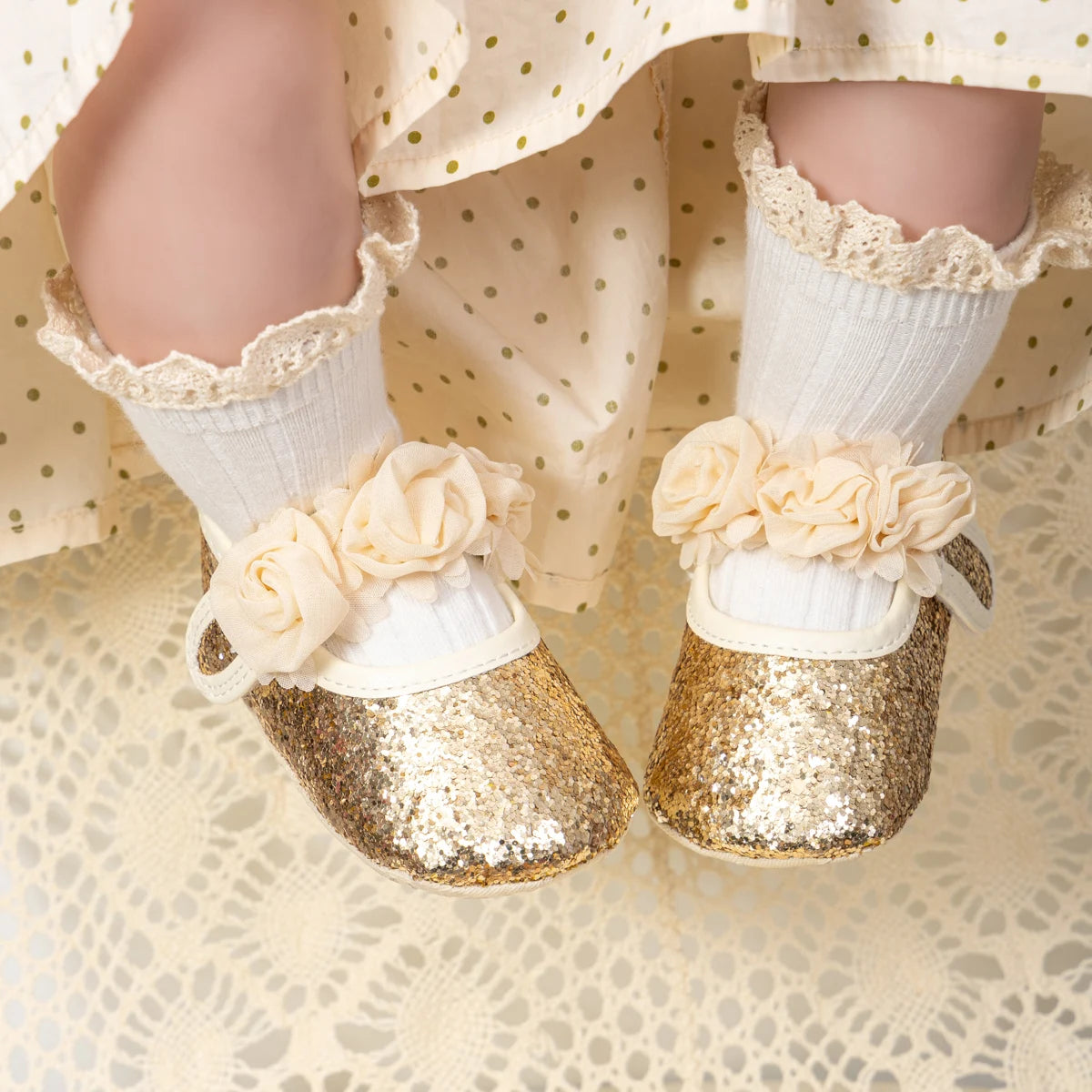 First Walkers Cotton Bottom Non-slip Flower Lace Shoes
