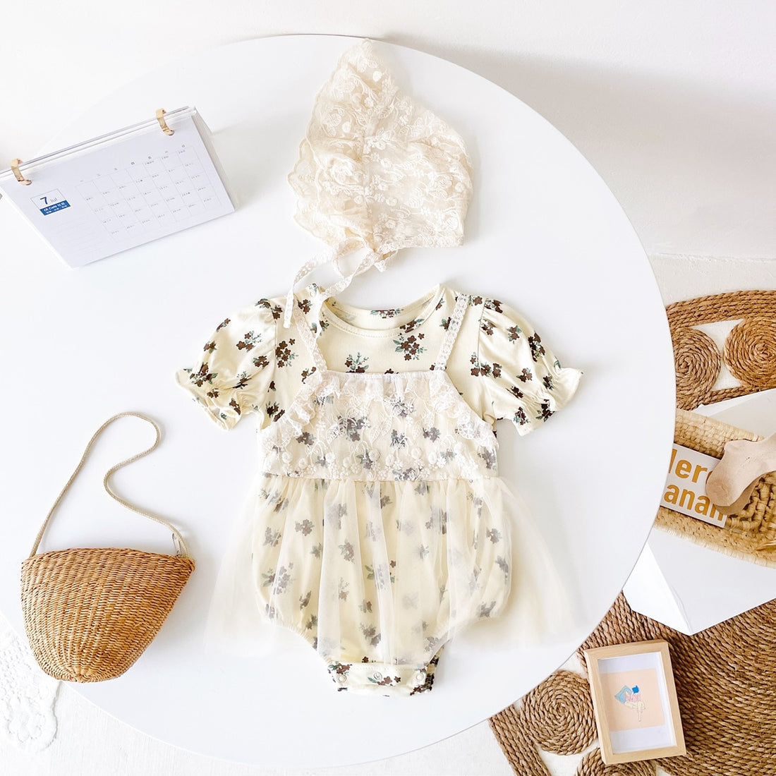Short Sleeve Floral Lace Baby Girl Cotton Bodysuit with Hat childrensterritory