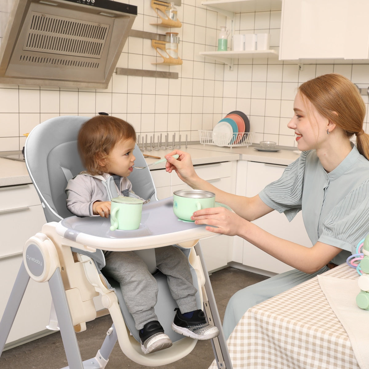 Adjustable &amp; Portable Baby Feeding High Chair childrensterritory